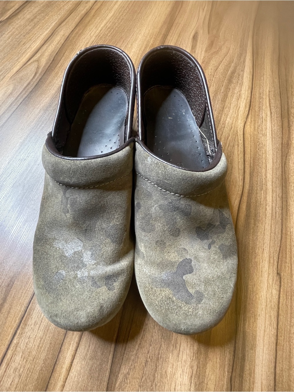 Dansko Womens Professional Suede Camo Print Clogs Size 38/7.5 Slip On